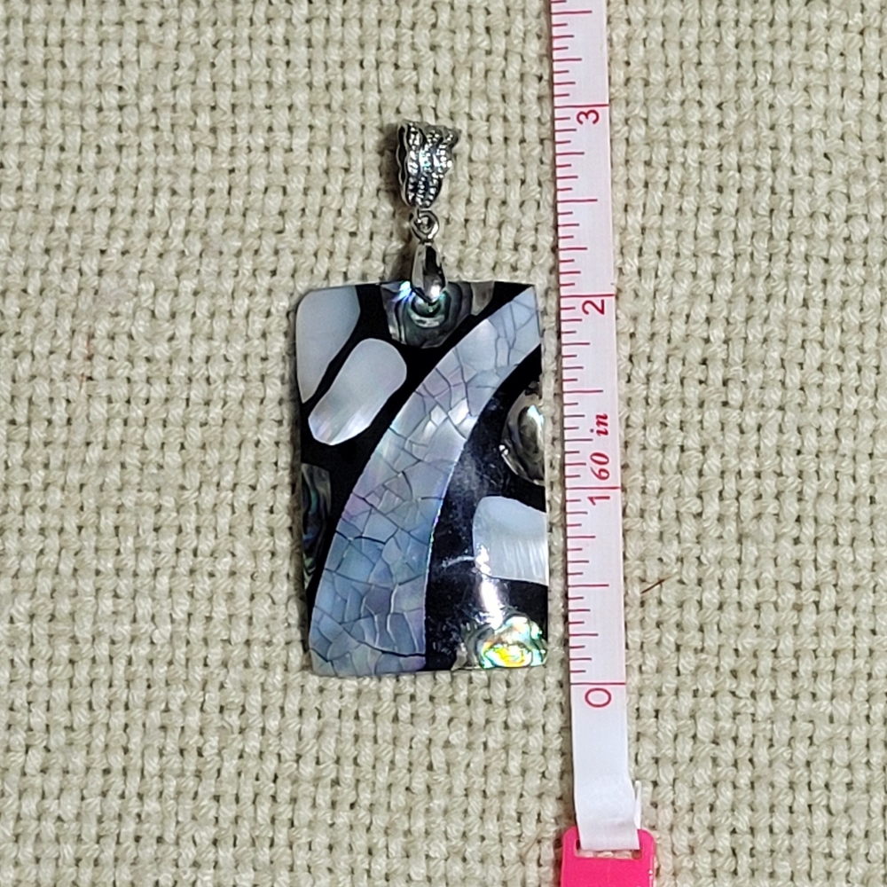 Mother of Pearl and Abalone Inlaid Pendant - Picture 4 of 4